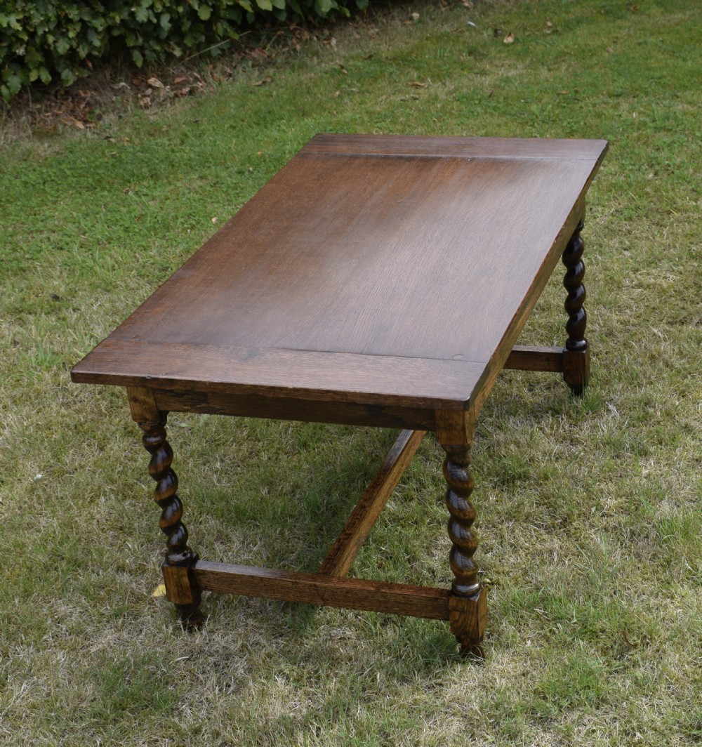 Early 20th Century Oak Coffee Table View IV