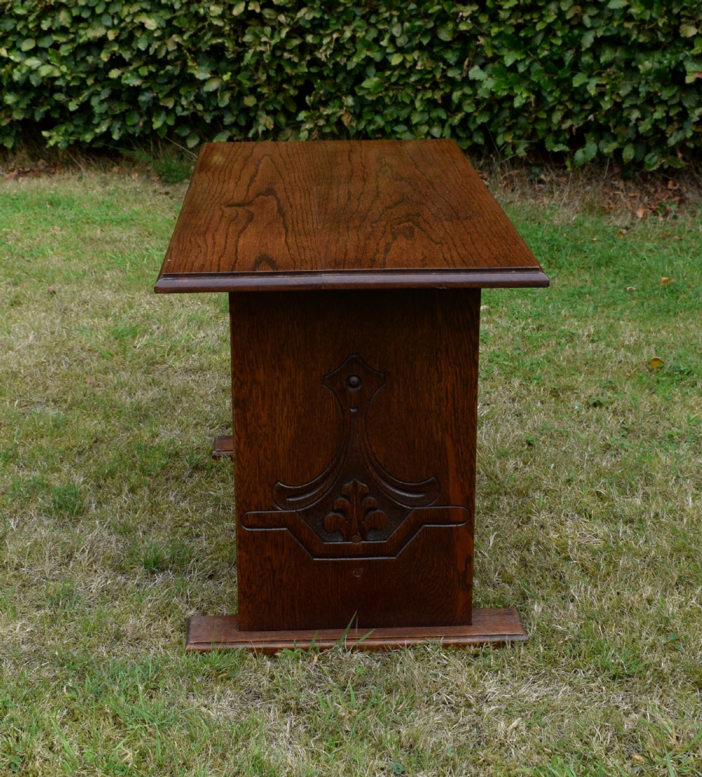 Early 20th Century Oak Coffee Table View VI