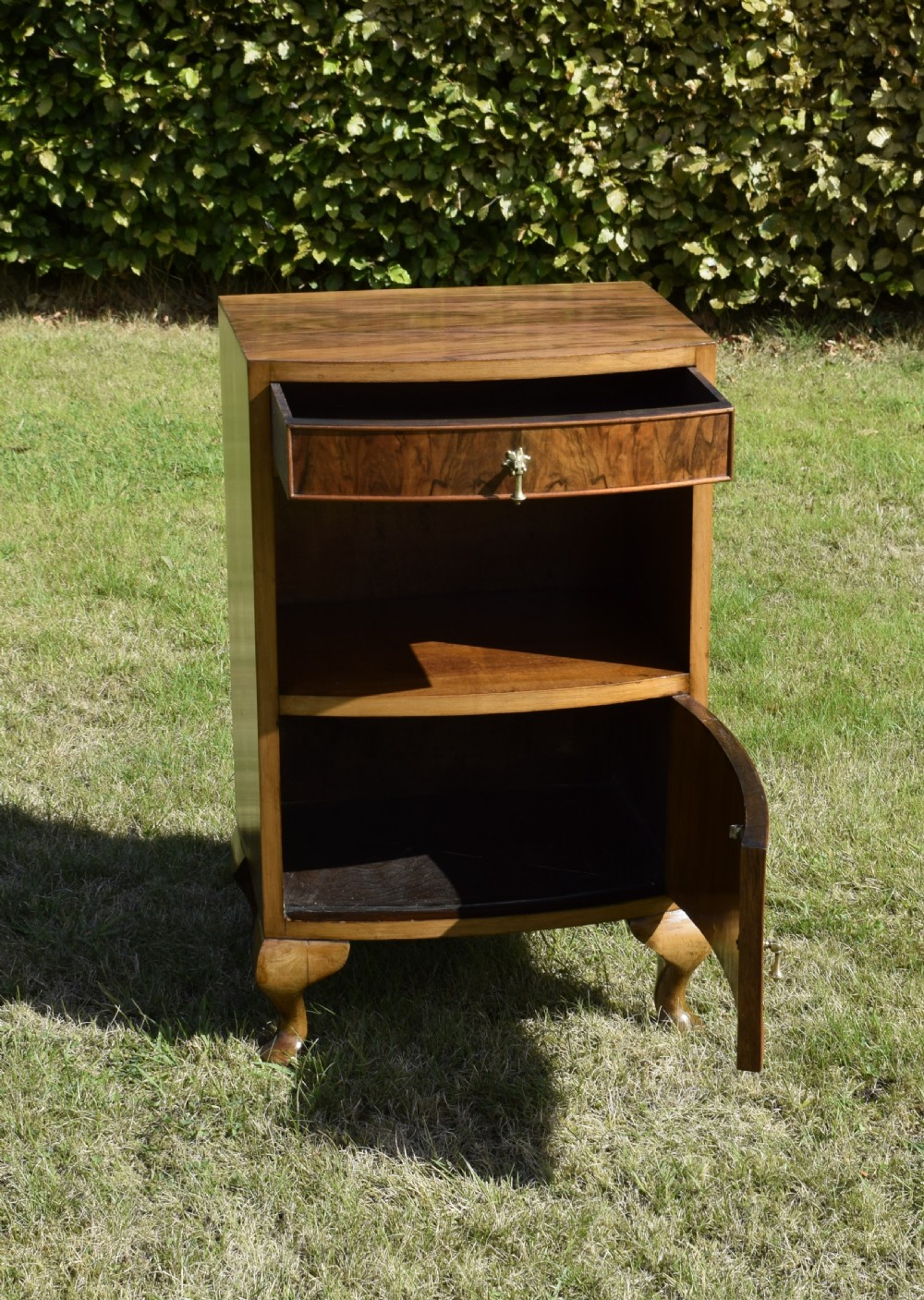 Early 20th Century Walnut Bedside Cabinet View VIII