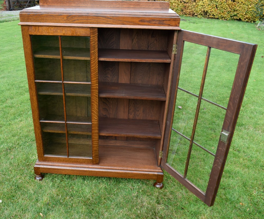 Early 20th Century Oak Bookcase View IX