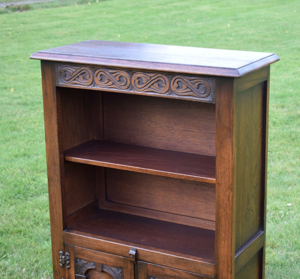 Early 20th Century Oak Jacobean Bookcase View VII