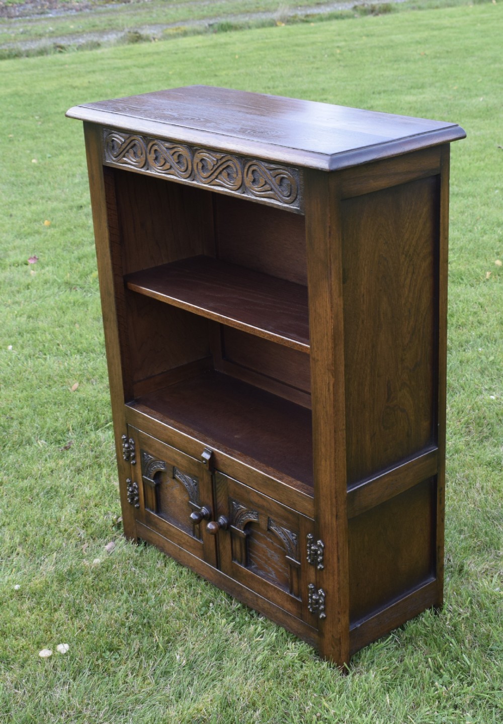 Early 20th Century Oak Jacobean Bookcase View XI