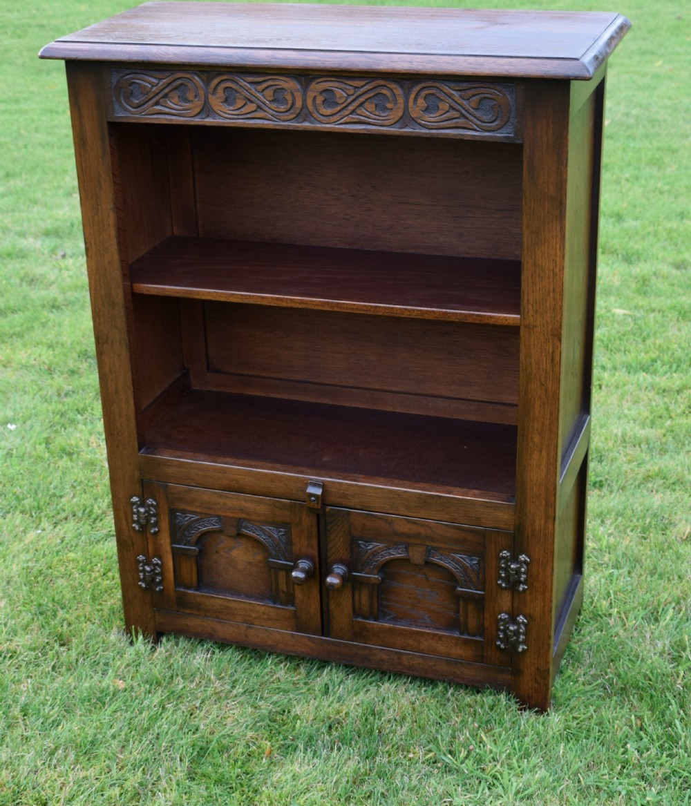 Early 20th Century Oak Jacobean Bookcase View XII