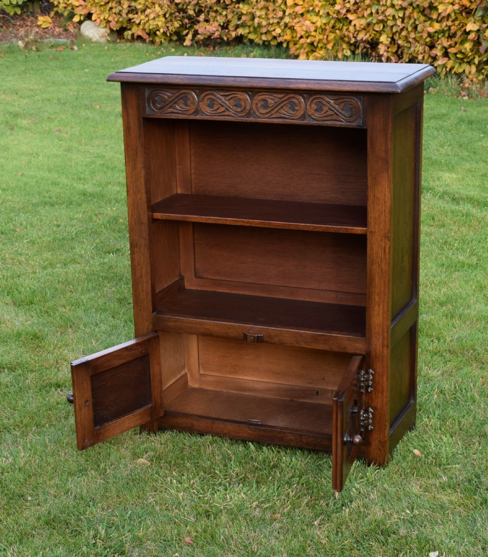 Early 20th Century Oak Jacobean Bookcase View XIII
