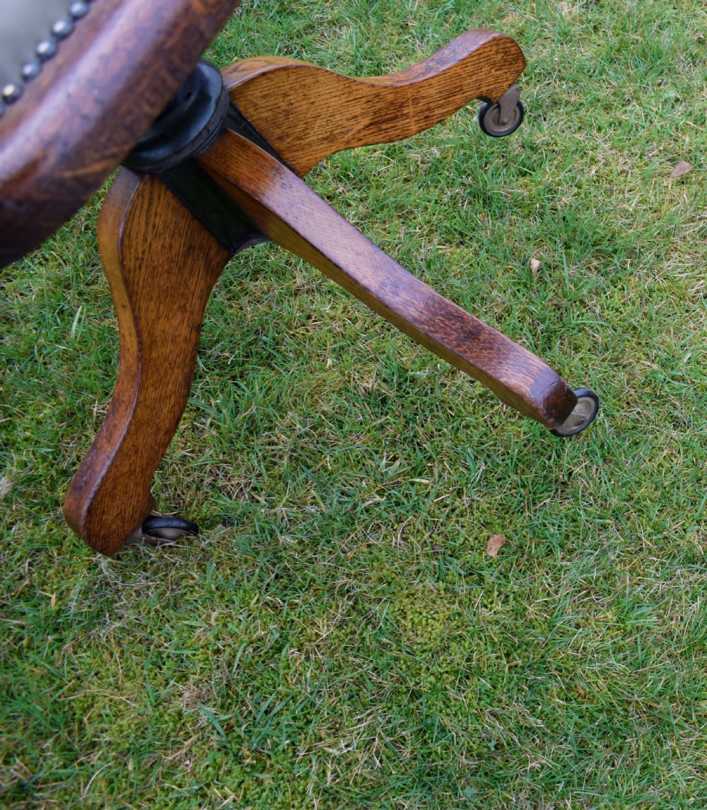 Early 20th Century Oak Swivel Desk Chair View XII