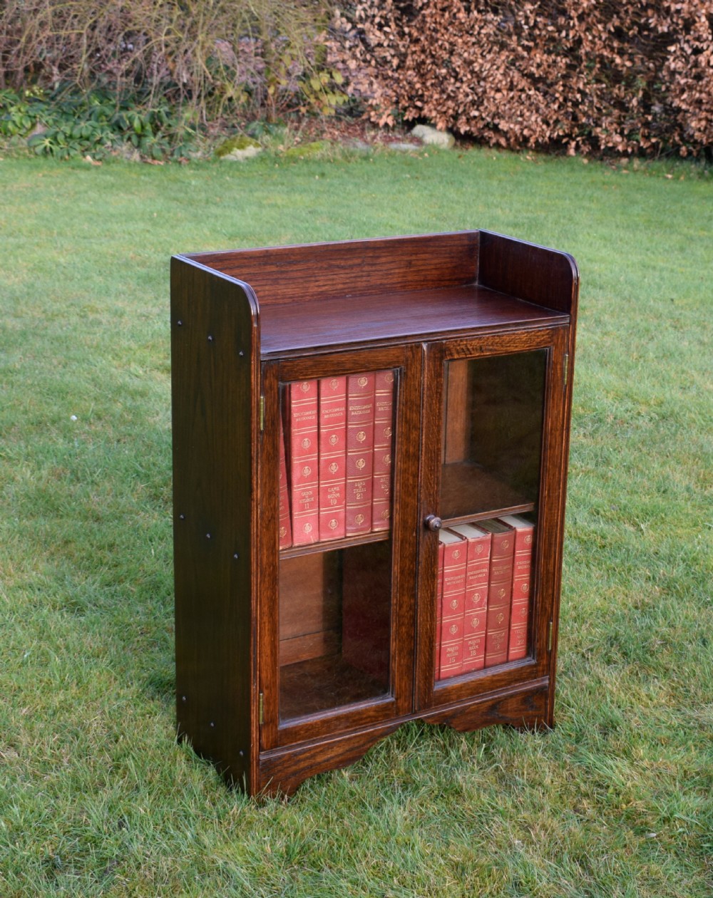 Early 20th Century Oak Glazed Bookcase View III