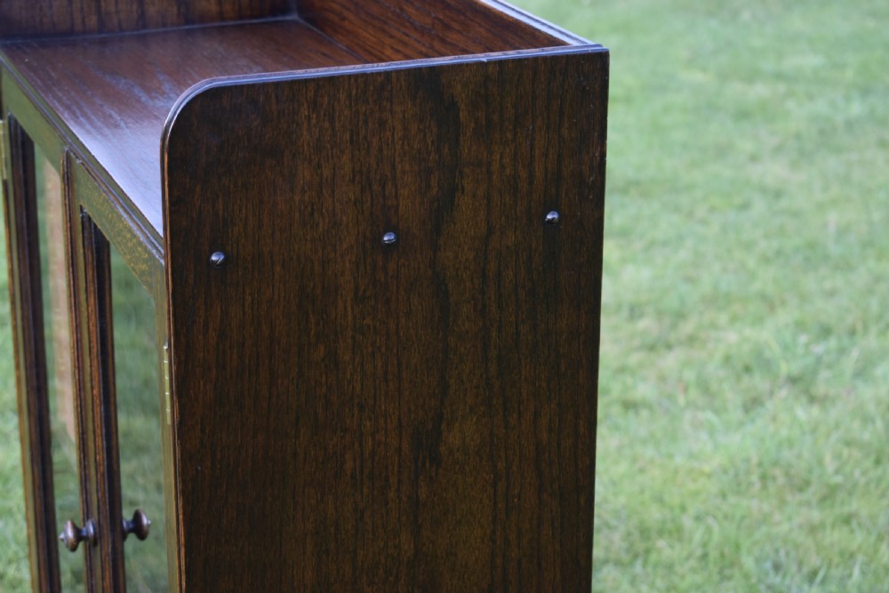 Early 20th Century Oak Glazed Bookcase View X