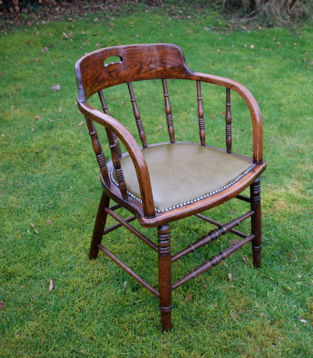 Early 20th Century Oak Desk Chair View II