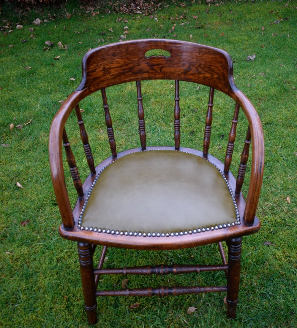 Early 20th Century Oak Desk Chair View VIII