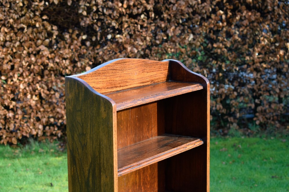 Early 20th Century Oak Bookcase View X