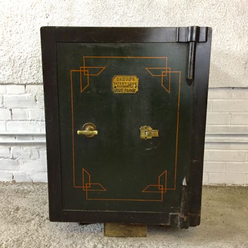 1900 CHUBB'S FIRE PROOF SAFE - ADDITIONAL PHOTO 1