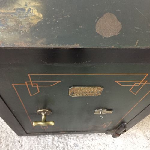 1900 CHUBB'S FIRE PROOF SAFE - ADDITIONAL PHOTO 2