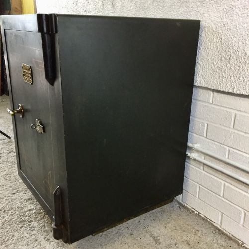 1900 CHUBB'S FIRE PROOF SAFE - ADDITIONAL PHOTO 15