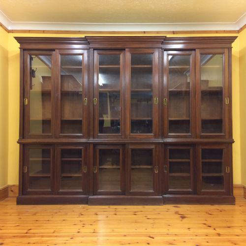 victorian mahogany breakfront bookcase - CATEGORY: ANTIQUE BOOKCASES - DATED VICTORIAN