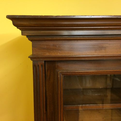 VICTORIAN MAHOGANY BREAKFRONT BOOKCASE - ADDITIONAL PHOTO 1