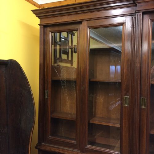 VICTORIAN MAHOGANY BREAKFRONT BOOKCASE - ADDITIONAL PHOTO 5