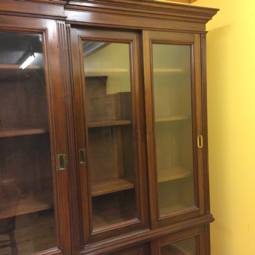 VICTORIAN MAHOGANY BREAKFRONT BOOKCASE - ADDITIONAL PHOTO 7