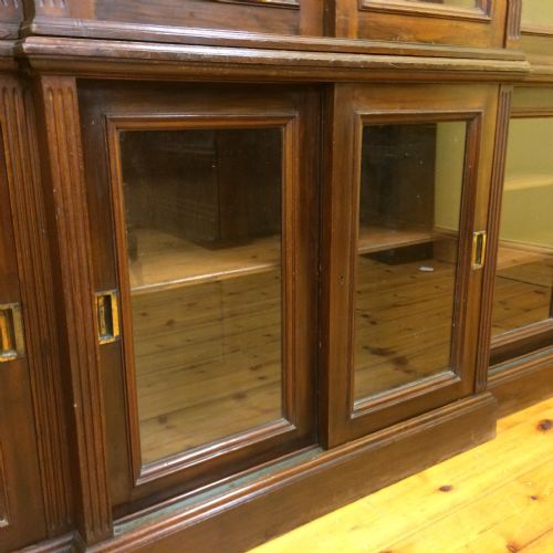 VICTORIAN MAHOGANY BREAKFRONT BOOKCASE - ADDITIONAL PHOTO 9