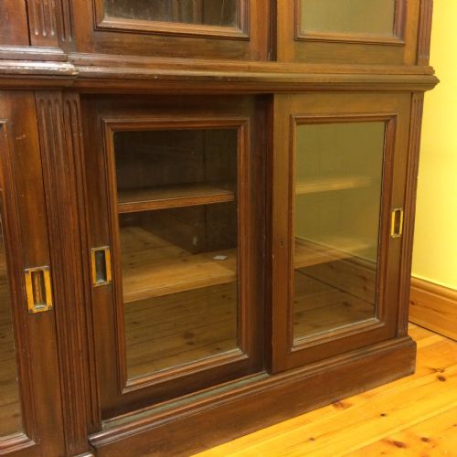VICTORIAN MAHOGANY BREAKFRONT BOOKCASE - ADDITIONAL PHOTO 10