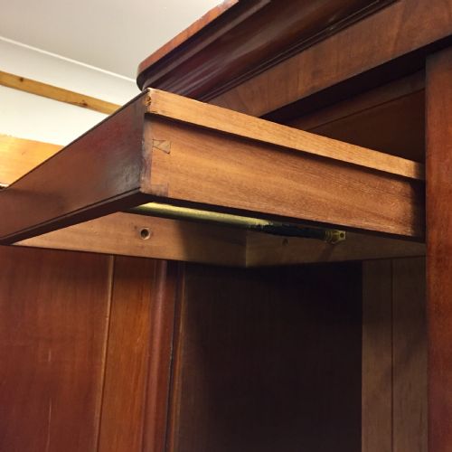VICTORIAN MAHOGANY 3 DOOR WARDROBE - ADDITIONAL PHOTO 4