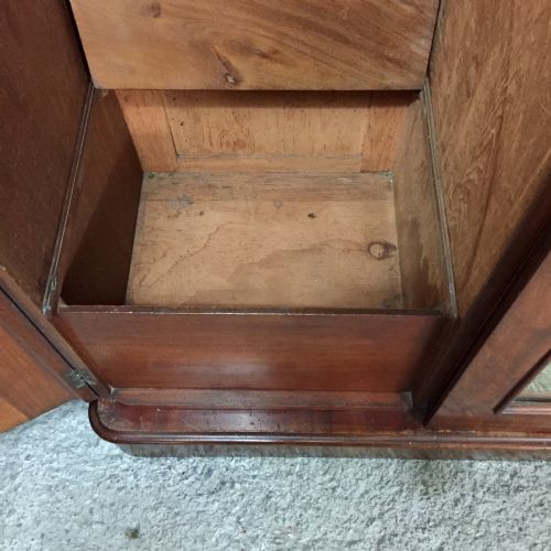 VICTORIAN MAHOGANY 3 DOOR WARDROBE - ADDITIONAL PHOTO 7