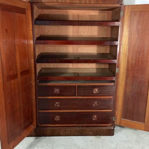 VICTORIAN MAHOGANY 3 DOOR WARDROBE - ADDITIONAL PHOTO 9
