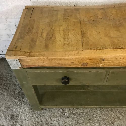 ANTIQUE BUTCHERS BLOCK ON ORIGINAL BASE - ADDITIONAL PHOTO 4