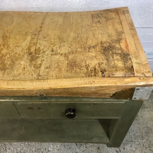 ANTIQUE BUTCHERS BLOCK ON ORIGINAL BASE - ADDITIONAL PHOTO 6