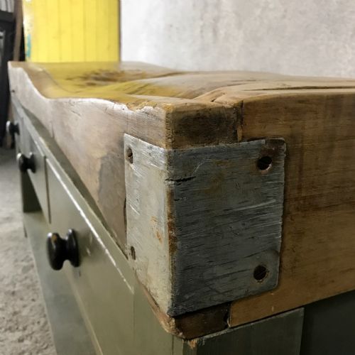 ANTIQUE BUTCHERS BLOCK ON ORIGINAL BASE - ADDITIONAL PHOTO 11