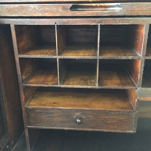 EARLY 20TH CENTURY OAK ROLL TOP DESK - ADDITIONAL PHOTO 8