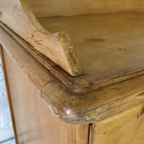 VICTORIAN PINE CHEST OF DRAWERS WITH GALLERY TOP - ADDITIONAL PHOTO 4