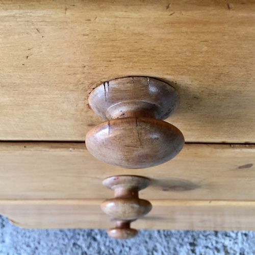 VICTORIAN PINE CHEST OF DRAWERS WITH GALLERY TOP - ADDITIONAL PHOTO 6