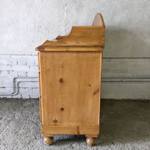 VICTORIAN PINE CHEST OF DRAWERS WITH GALLERY TOP - ADDITIONAL PHOTO 8