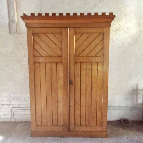 late victorian ash gentleman's wardrobe - CATEGORY: ANTIQUE WARDROBES - DATED VICTORIAN