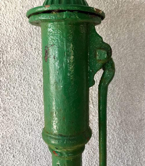 VICTORIAN CAST IRON VILLAGE WATER PUMP - ADDITIONAL PHOTO 2