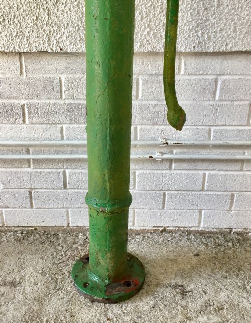 VICTORIAN CAST IRON VILLAGE WATER PUMP - ADDITIONAL PHOTO 4