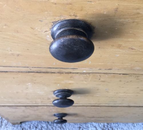 EARLY 19TH CENTURY PINE 3 DRAWER CHEST - ADDITIONAL PHOTO 5