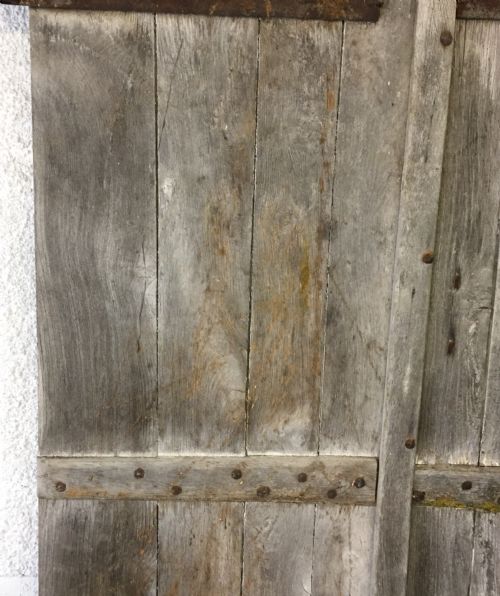PAIR OF 19TH CENTURY FRENCH OAK DOORS - ADDITIONAL PHOTO 2