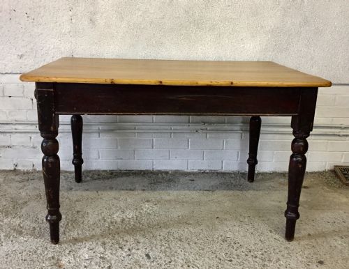 VICTORIAN PINE TABLE WITH ORIGINAL PAINT BASE - ADDITIONAL PHOTO 10