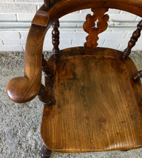 19TH CENTURY ELM AND BEECH WINDSOR CHAIR - ADDITIONAL PHOTO 4