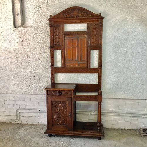 english carved oak hall stand - CATEGORY: ANTIQUE FURNITURE - DATED 1900