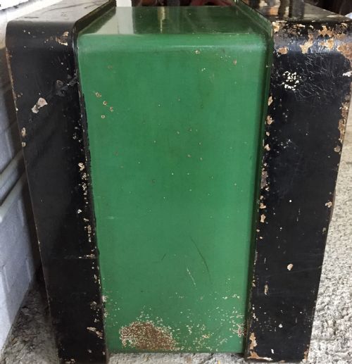 CIRCA 1900 MILNERS SAFE WITH KEYS - ADDITIONAL PHOTO 15
