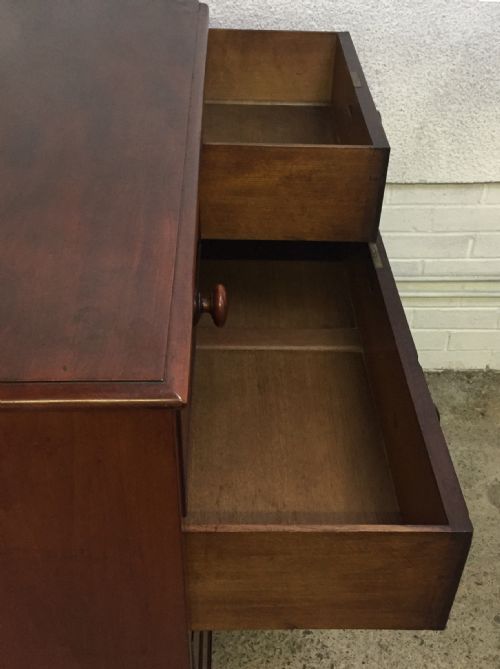 VICTORIAN MAHOGANY CHEST OF DRAWERS - ADDITIONAL PHOTO 4