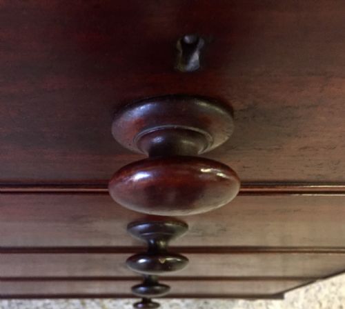 VICTORIAN MAHOGANY CHEST OF DRAWERS - ADDITIONAL PHOTO 5