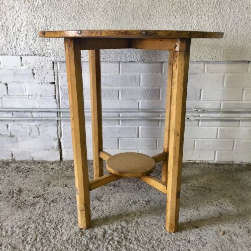 19TH CENTURY IRISH ROUND TABLE - ADDITIONAL PHOTO 1