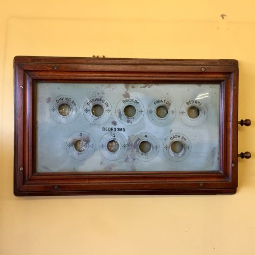 servants bell box in mahogany case - CATEGORY: ANTIQUE MISCELLANEOUS - DATED 1910