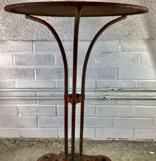 19TH CENTURY FRENCH GUERIDON TABLE WITH LAYERS OF OLD PAINT - ADDITIONAL PHOTO 4