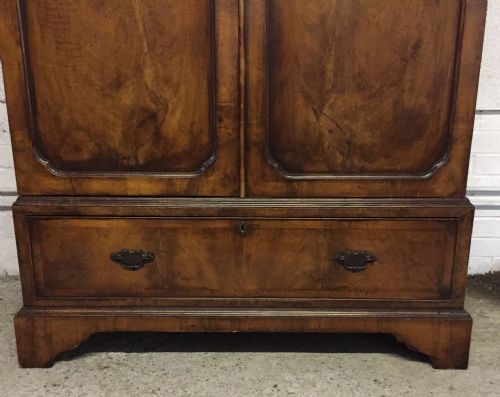 CIRCA 1900 WALNUT DWARF WARDROBE - ADDITIONAL PHOTO 6