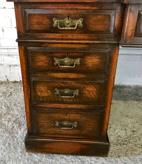 CIRCA 1900 OAK KNEEHOLE PEDESTAL DESK - ADDITIONAL PHOTO 5