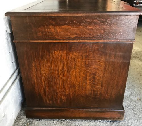 CIRCA 1900 OAK KNEEHOLE PEDESTAL DESK - ADDITIONAL PHOTO 11